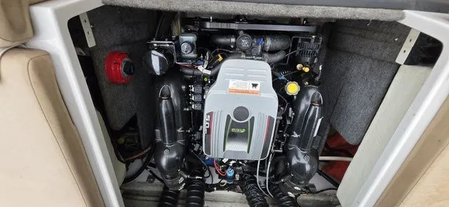 Slide: The Image of Four Winns 210 Horizon 2013 - 11