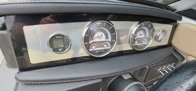 Slide: The Image of Four Winns 210 Horizon 2013 - 12