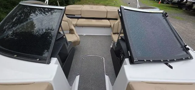 Slide: The Image of Four Winns 210 Horizon 2013 - 16