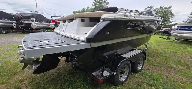 Slide: The Image of Four Winns 210 Horizon 2013 - 5