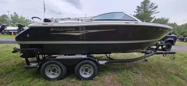 Slide: The Image of Four Winns 210 Horizon 2013 - 6