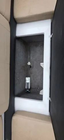 Slide: The Image of Four Winns 210 Horizon 2013 - 9