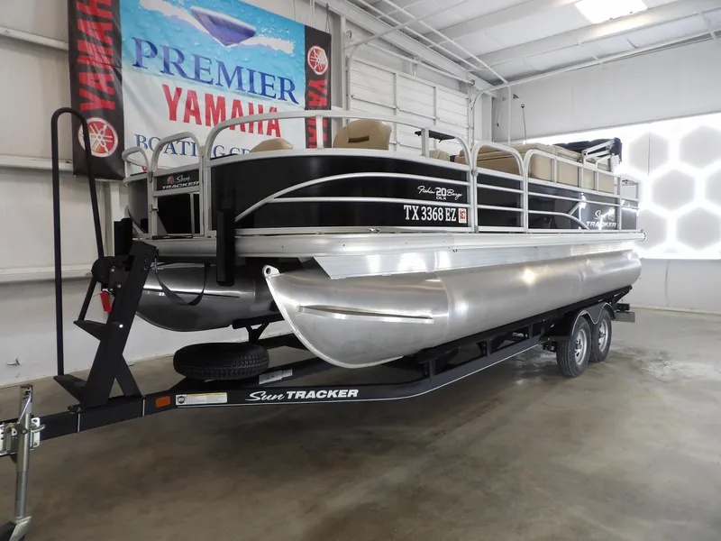 Slide: The Image of Sun Tracker Fishin' Barge 20 DLX 2019 - 3