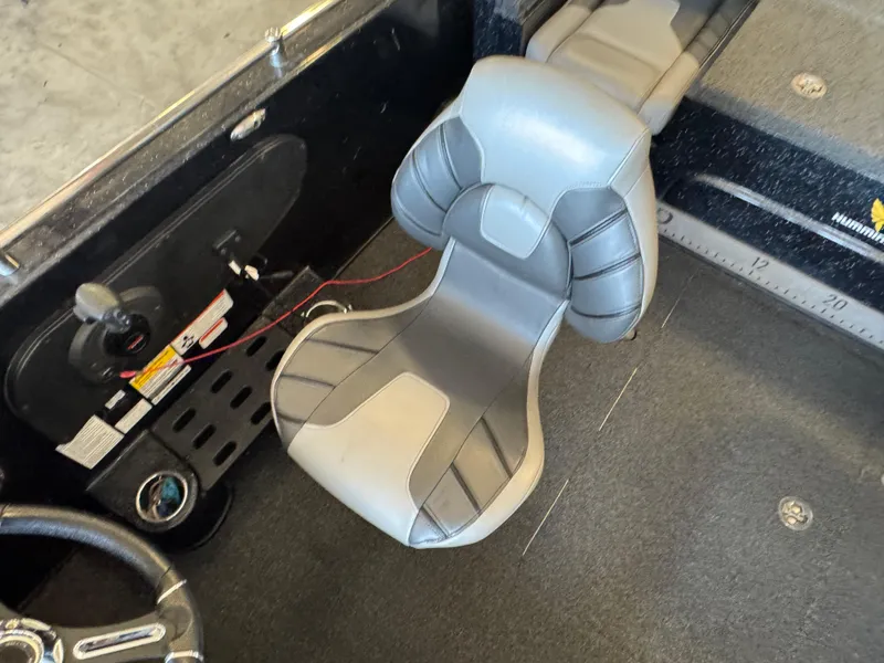 Slide: The Image of 2020 Nitro ZV19 Sport capacity and safety labels, 6-person limit, carbon monoxide warning. - 8