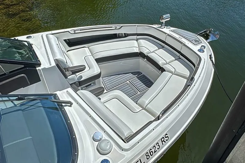 Slide: The Image of Sea Ray SLX 310 2018 - 21