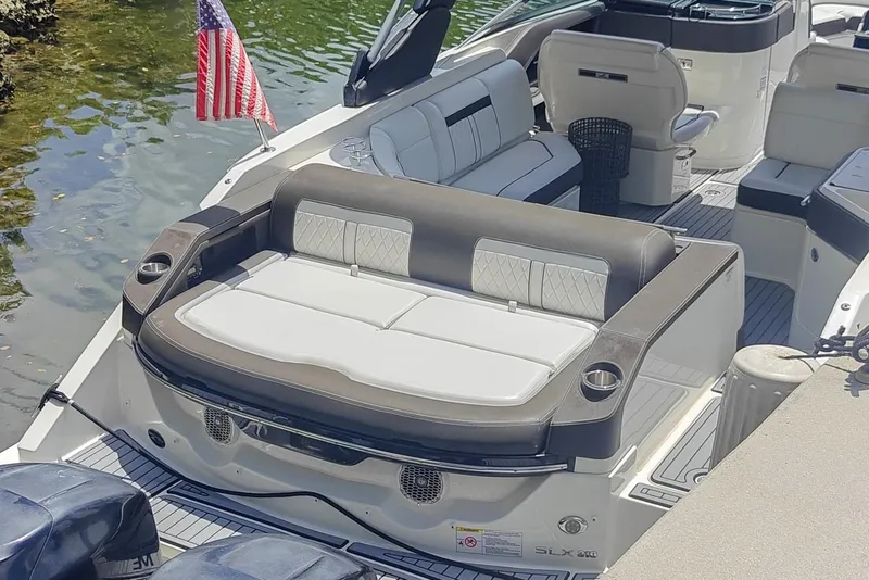 Slide: The Image of Sea Ray SLX 310 2018 - 8