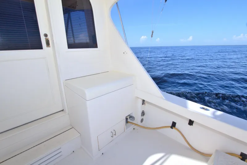 Slide: The Image of 1990 Post 44 Sport Fisherman boat deck with ocean view. - 23