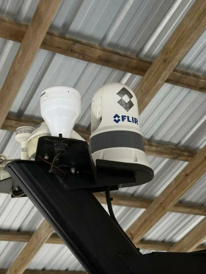 Slide: The Image of FLIR camera system on Saxdor 320 GTO, 2022 model, under metal roof. - 8