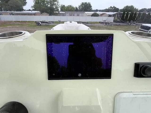 Slide: The Image of Brig 730 Navigator 2020 - 15