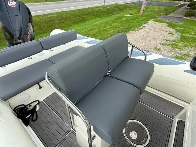 Slide: The Image of Brig 730 Navigator 2020 - 8