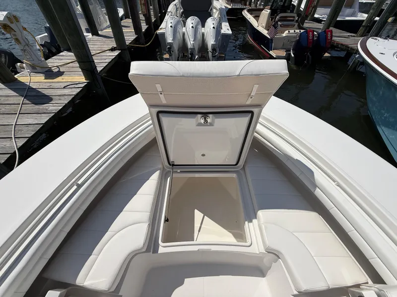 Slide: The Image of Regulator Marine 34SS 2017 - 53