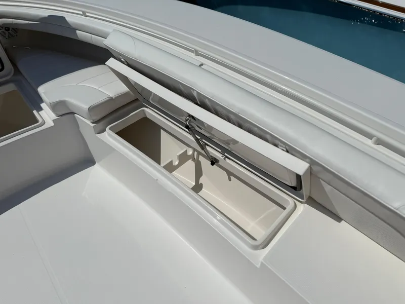 Slide: The Image of Regulator Marine 34SS 2017 - 54