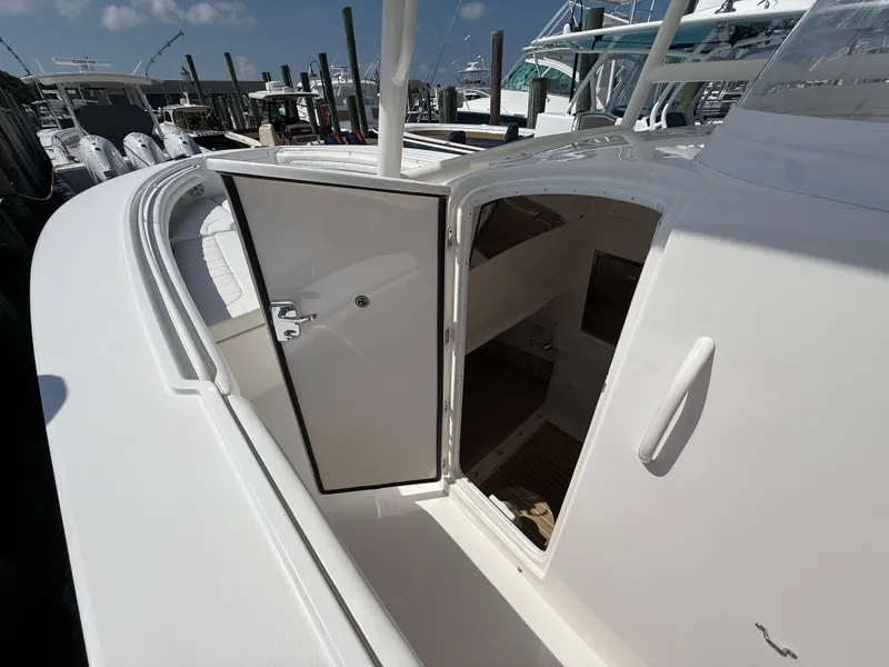 Slide: The Image of Regulator Marine 34SS 2017 - 59