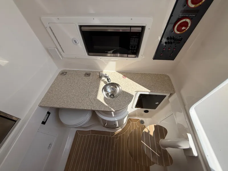 Slide: The Image of Regulator Marine 34SS 2017 - 66