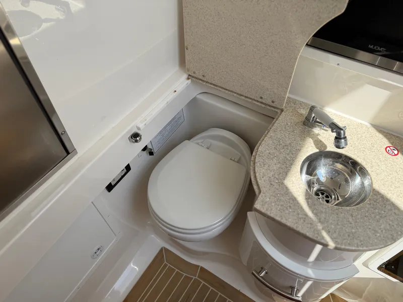 Slide: The Image of Regulator Marine 34SS 2017 - 67