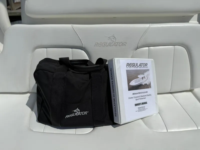 Slide: The Image of Regulator Marine 34SS 2017 - 73