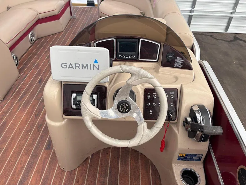 Slide: The Image of 2014 South Bay 524CR 9 - 9