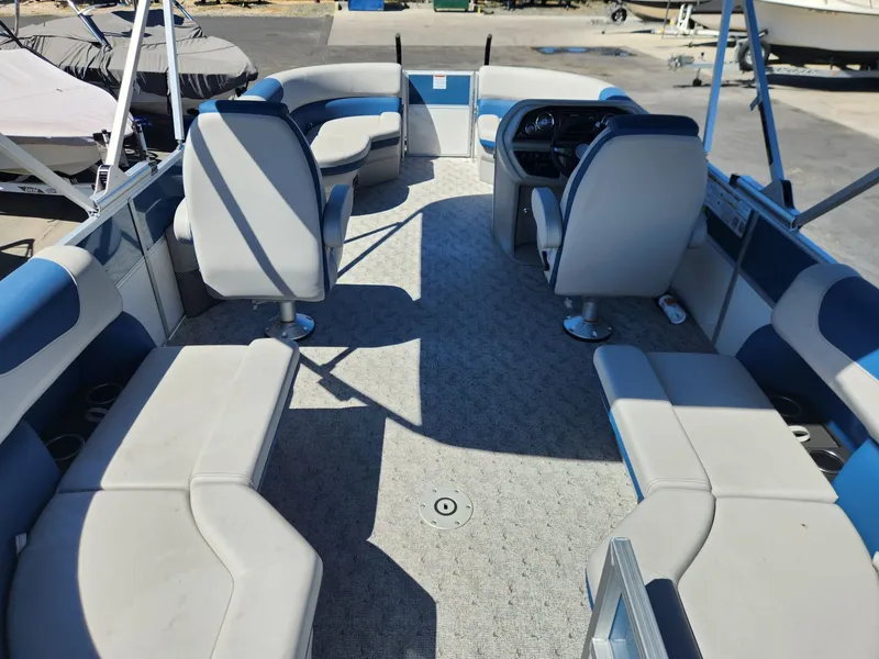 Slide: The Image of South Bay 220RS LE 2025 - 5