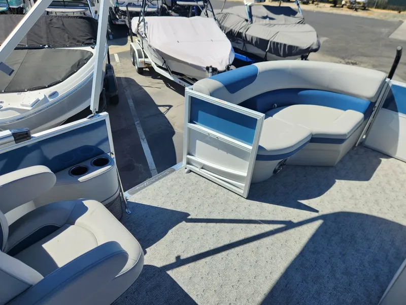 Slide: The Image of South Bay 220RS LE 2025 - 8