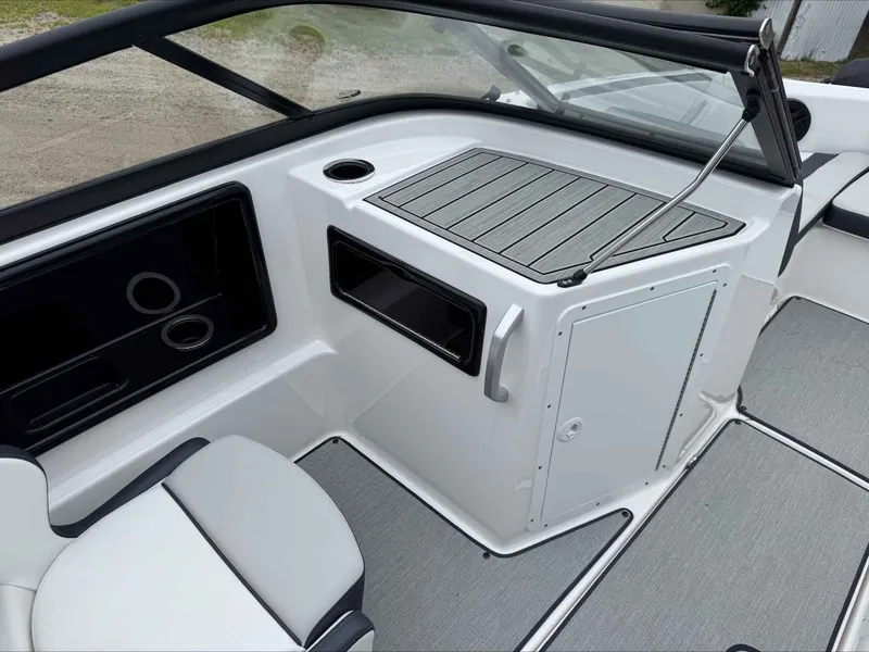 Slide: The Image of Yamaha SX195 2024 - 7