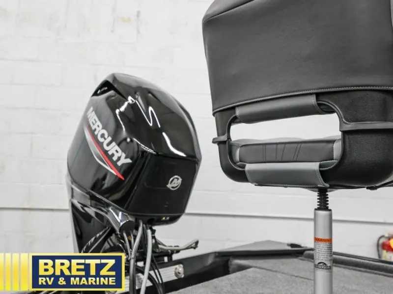 Slide: The Image of Tracker Bass Tracker Classic XL 2025 - 10