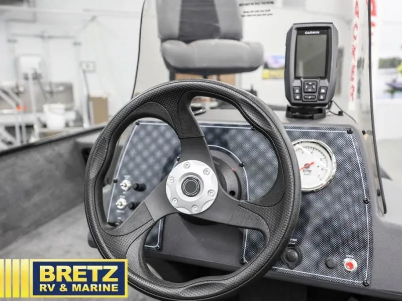 Slide: The Image of Tracker Bass Tracker Classic XL 2025 - 15