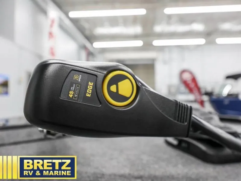 Slide: The Image of Tracker Bass Tracker Classic XL 2025 - 20