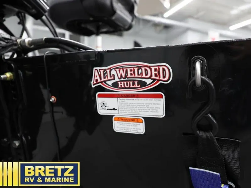 Slide: The Image of Tracker Bass Tracker Classic XL 2025 - 8