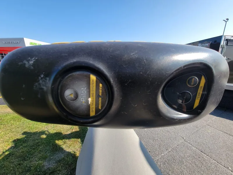 Slide: The Image of Crestliner Fish Hawk 1850 2012 - 12