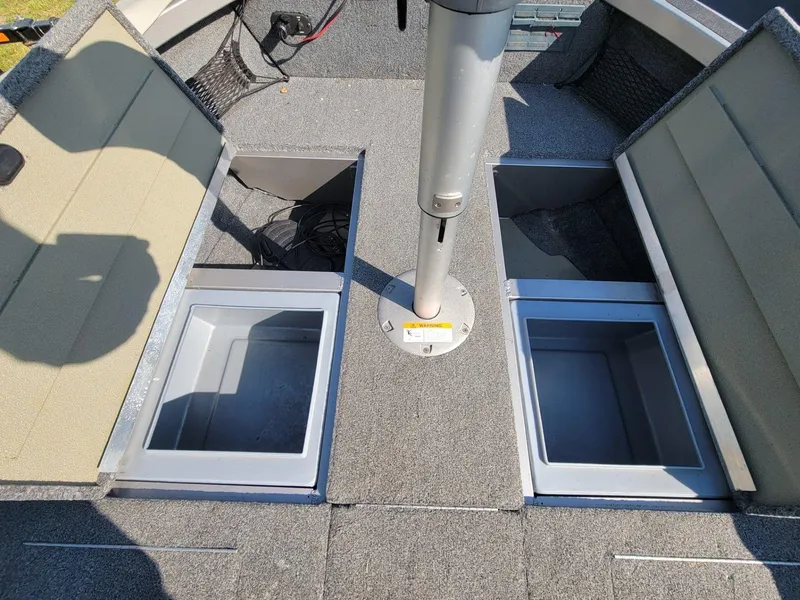 Slide: The Image of Crestliner Fish Hawk 1850 2012 - 17