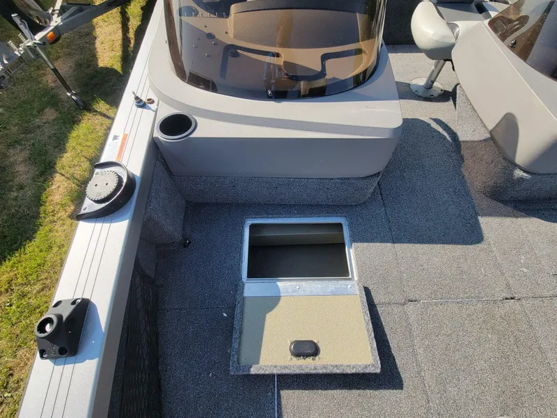 Slide: The Image of Crestliner Fish Hawk 1850 2012 - 18