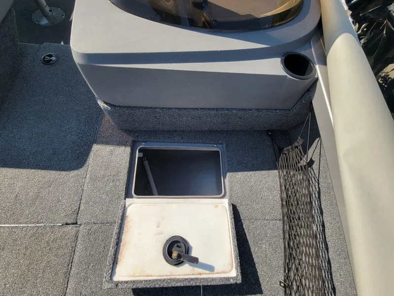 Slide: The Image of Crestliner Fish Hawk 1850 2012 - 19