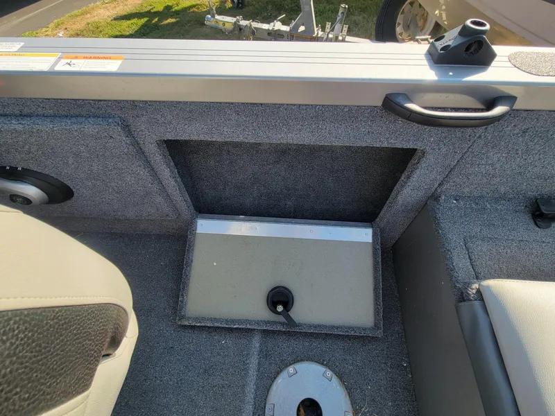 Slide: The Image of Crestliner Fish Hawk 1850 2012 - 30