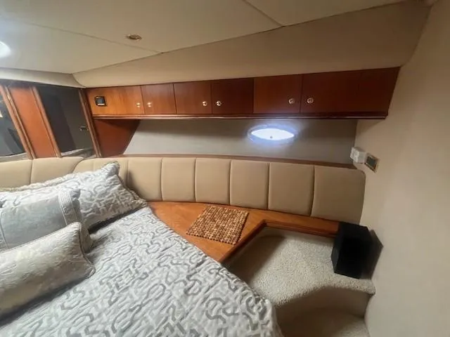 Slide: The Image of Luxurious cabin interior of 2000 Cruisers Yachts 4450 Express Motoryacht. - 37
