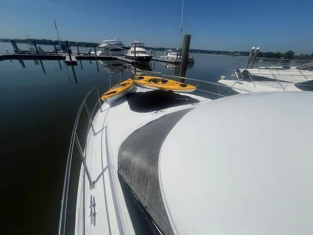 Slide: The Image of Cruisers Yachts 4450 Express Motoryacht 2000 - 60