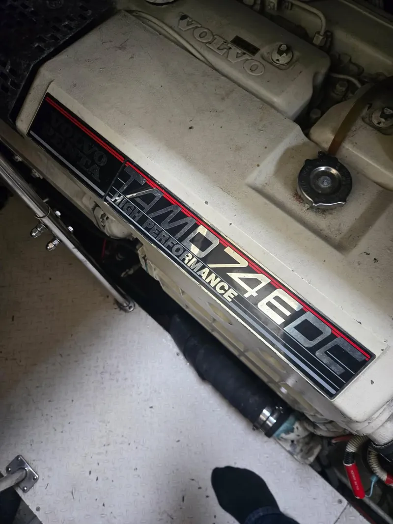 Slide: The Image of Cruisers Yachts 4450 Express Motoryacht 2000 - 71