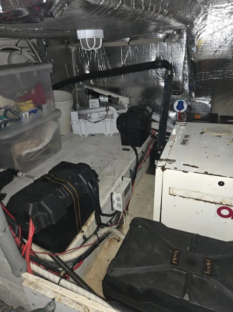 Slide: The Image of Cruisers Yachts 4450 Express Motoryacht 2000 - 72