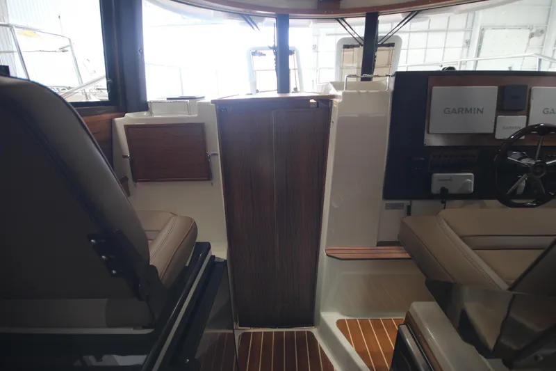 Slide: The Image of Ranger Tug R-29 Command Bridge LE 2024 - 55