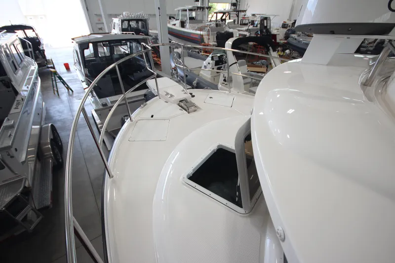 Slide: The Image of Ranger Tug R-29 Command Bridge LE 2024 - 62