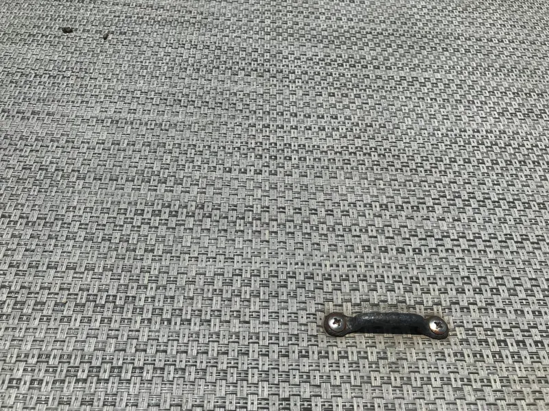 Slide: The Image of Woven texture with a small metal handle on a Bennington 2050LX, 1998 model. - 15