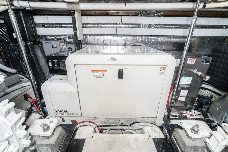 Slide: The Image of Carver 570 Voyager Pilothouse 2003 - 50