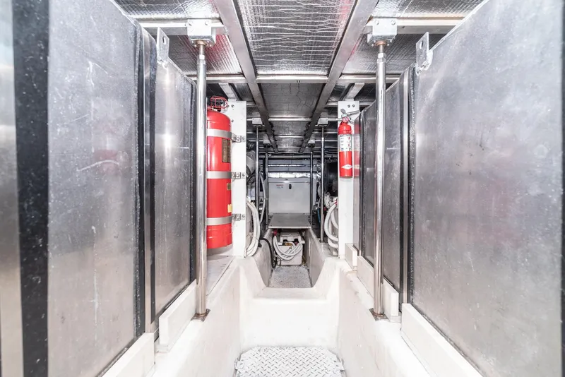 Slide: The Image of Carver 570 Voyager Pilothouse 2003 - 59