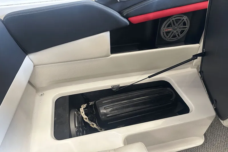 Slide: The Image of Four Winns 235 SD SIGNATURE 2014 - 31