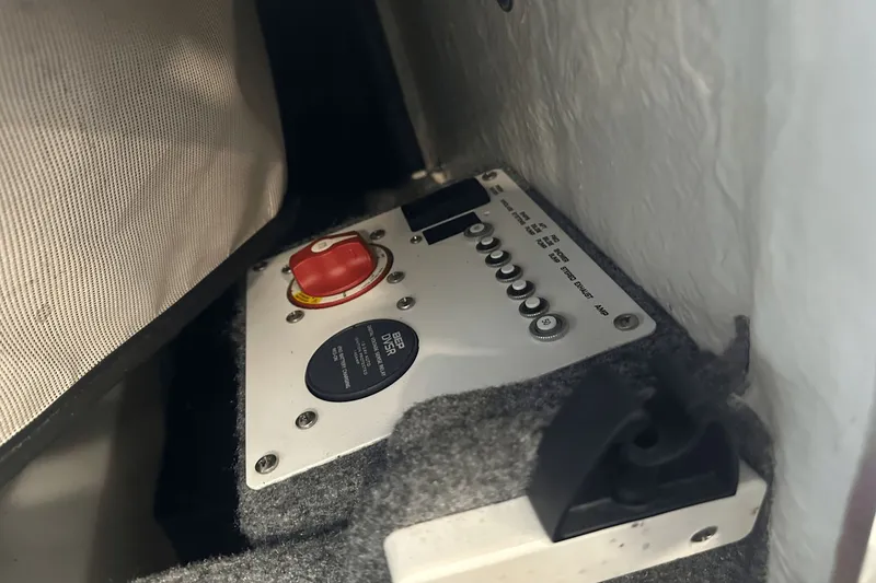 Slide: The Image of Four Winns 235 SD SIGNATURE 2014 - 33