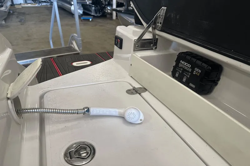 Slide: The Image of Four Winns 235 SD SIGNATURE 2014 - 9