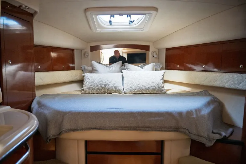 Slide: The Image of Sea Ray 340 Sundancer 2004 - 14