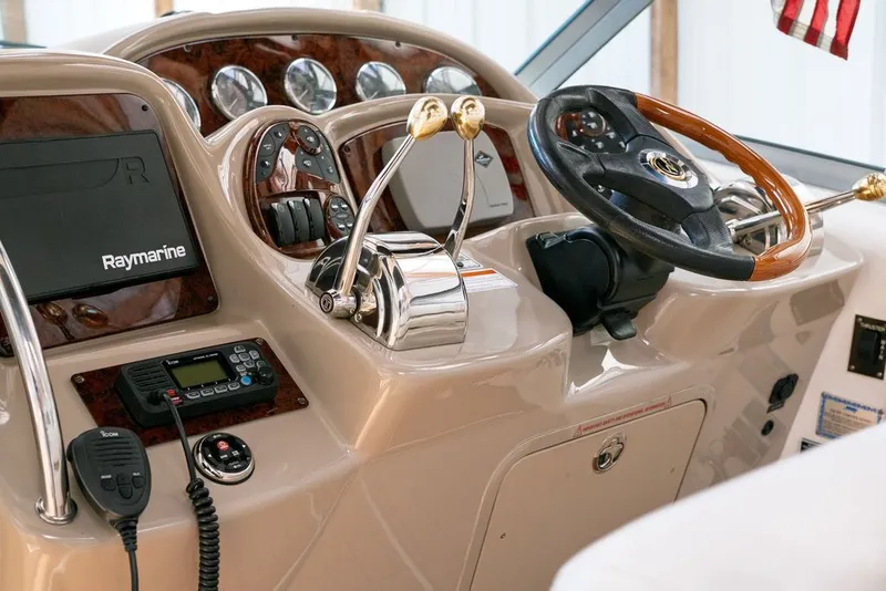 Slide: The Image of Sea Ray 340 Sundancer 2004 - 8