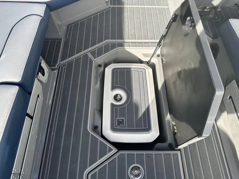 Slide: The Image of Nautique Super Air Nautique G25 Paragon 2020 - 15