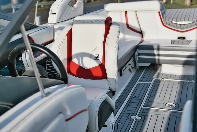 Slide: The Image of Nautique Super Air Nautique G23 2016 - 13