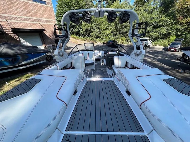 Slide: The Image of Nautique Super Air Nautique G23 2016 - 4